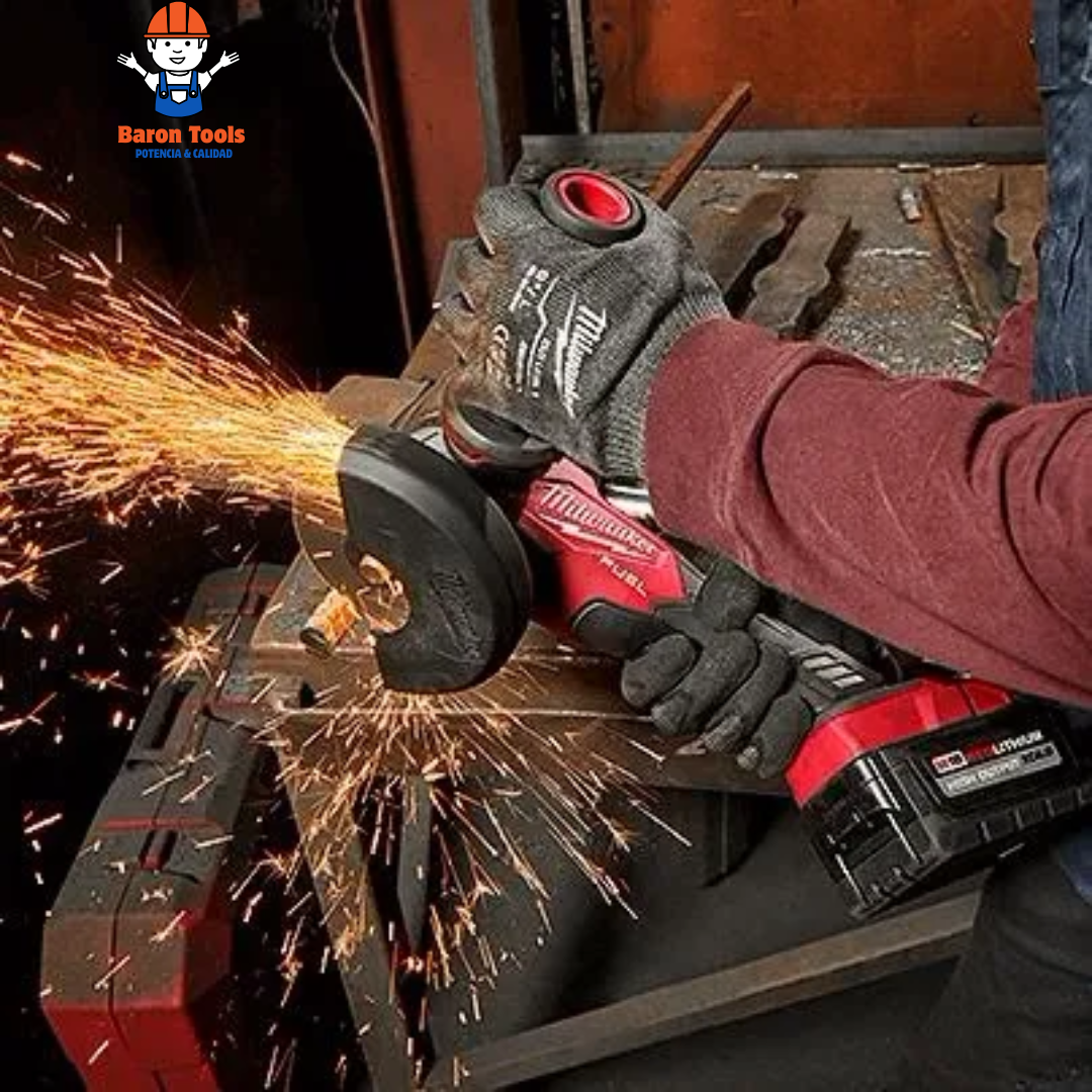 Kit Taladro y Pulidora Milwaukee M18 Incluye 4 Baterias y 2 cargadores