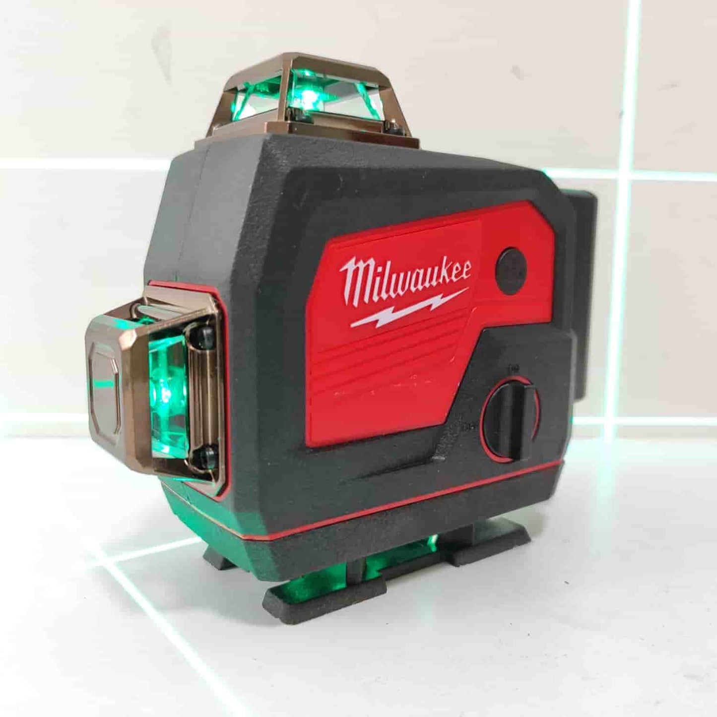 Nivel Láser Milwaukee 4D – 16 Líneas Verdes | Precisión Extrema + Tecnología Bluetooth