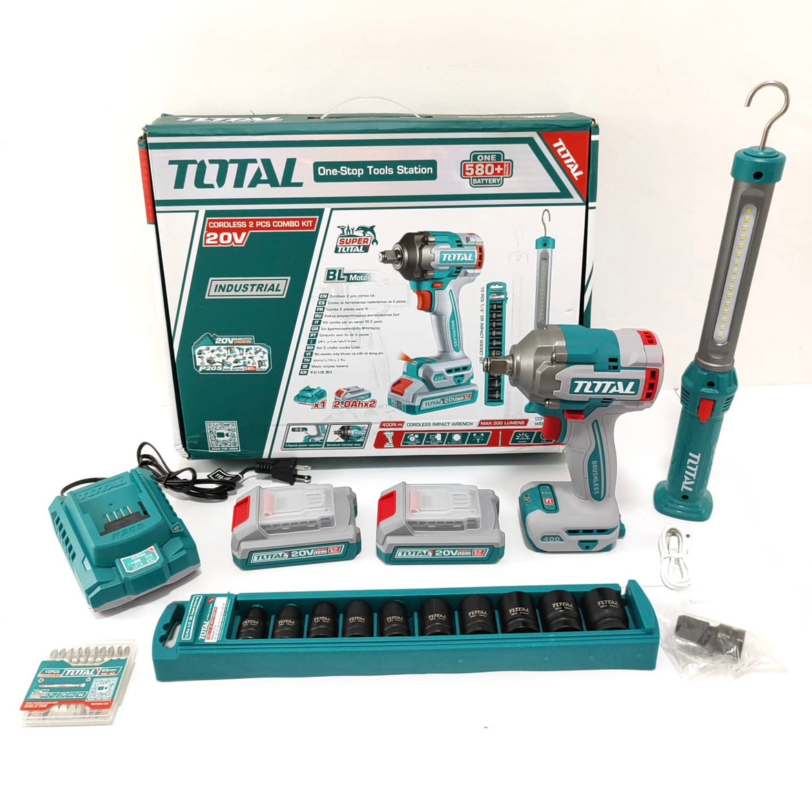 Combo Llave de Impacto 1/2 con 400 Nm + Lampara Led 3.5 Watts + Juego de Dados x 10 (Original 1 Año de Garantía)