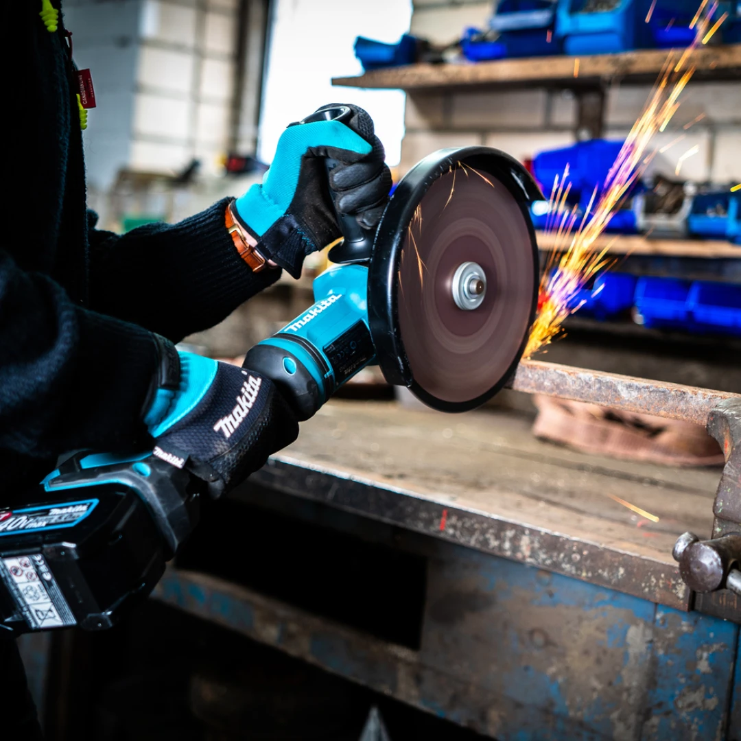 Pulidora Inalambrica Makita 4 Pulgadas Dos Baterías de 128V