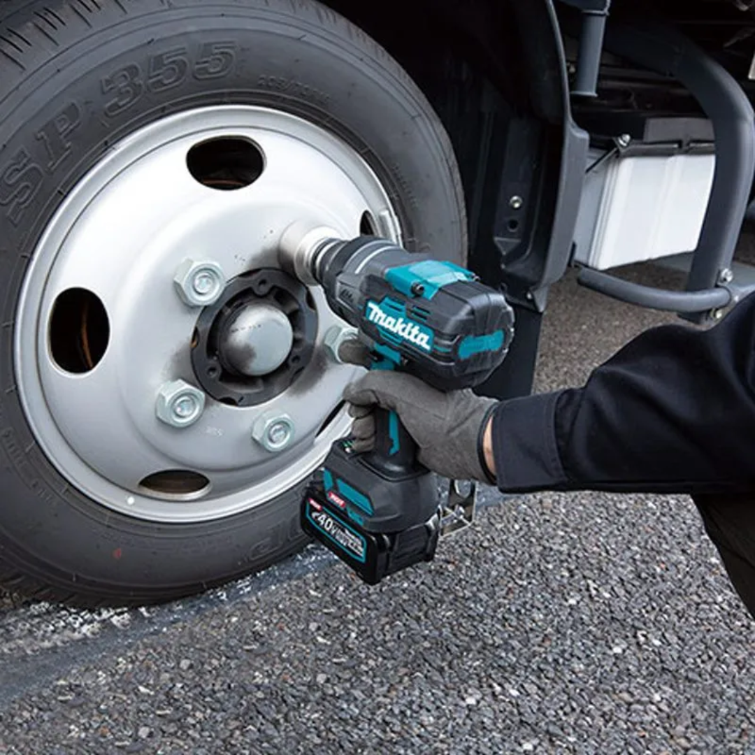 LLAVE DE IMPACTO MAKITA 1300 Nm 3/4 - CON ACCESORIOS