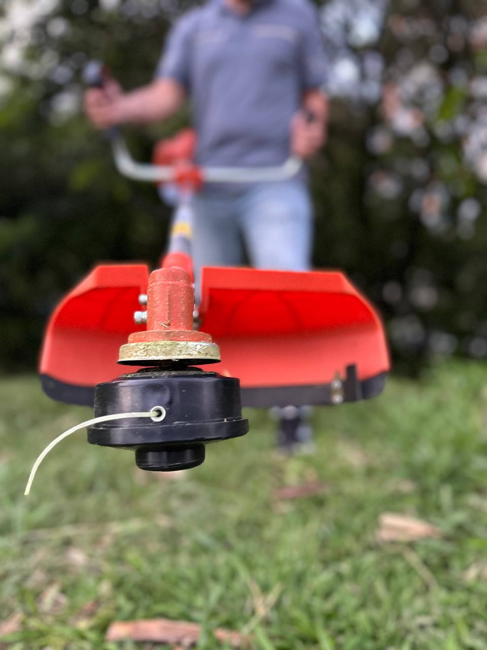 Guadaña Profesional 2 tiempos CILINDRADA: 47 cm³ -Incluye, disco y  ARNÉS