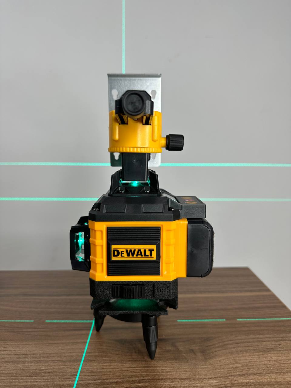 Nivel Láser DeWALT 16 Líneas Autonivelante -